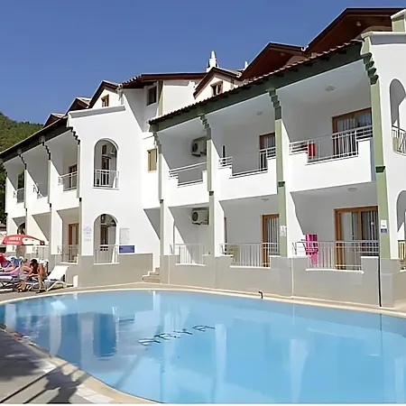 Hotel Arya 3*