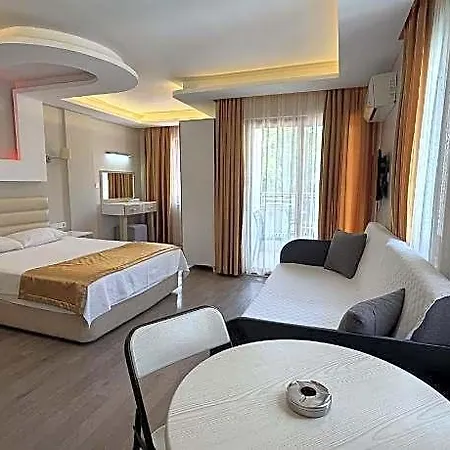 Arya Hotel