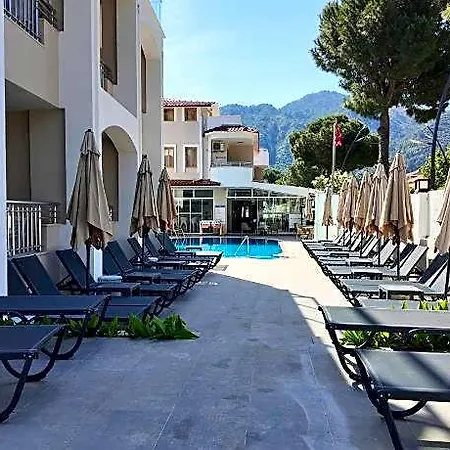 Arya Hotel 3*