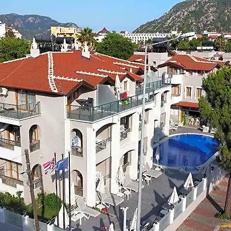 Arya Hotel