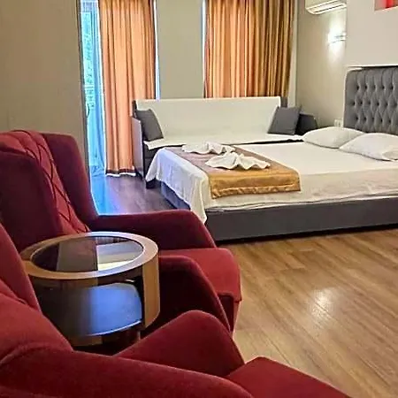 Arya Hotel 3*